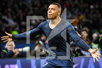 28/12/2022 - Kylian MBAPPE of PSG celebrates his goal during the French championship Ligue 1 football match between Paris Saint-Germain and RC Strasbourg Alsace on December 28, 2022 at Parc des Princes stadium in Paris, France - FOOTBALL - FRENCH CHAMP - PARIS SG V STRASBOURG - FRENCH LIGUE 1 - CALCIO