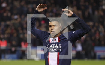 29/12/2022 - Kylian Mbappe of PSG celebrates his winning goal on a penalty kick at the last minute during the French championship Ligue 1 football match between Paris Saint-Germain (PSG) and RC Strasbourg Alsace (RCSA) on December 28, 2022 at Parc des Princes stadium in Paris, France - FOOTBALL - FRENCH CHAMP - PARIS SG V STRASBOURG - FRENCH LIGUE 1 - CALCIO