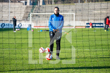2022-01-15 - Camille Pecharman of Paris FC warms up ahead of the Women's French championship D1 Arkema football match between Paris FC and GPSO 92 Issy on January 15, 2022 at Robert Bobin stadium in Bondoufle, France - PARIS FC VS GPSO 92 ISSY - FRENCH WOMEN DIVISION 1 - SOCCER