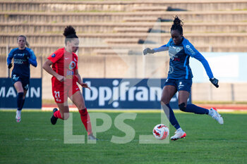2022-01-15 - Ouleymata Sarr of Paris FC controls the ball during the Women's French championship D1 Arkema football match between Paris FC and GPSO 92 Issy on January 15, 2022 at Robert Bobin stadium in Bondoufle, France - PARIS FC VS GPSO 92 ISSY - FRENCH WOMEN DIVISION 1 - SOCCER