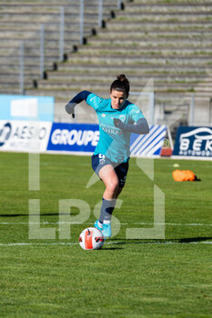 2022-02-05 - Mathilde Bourdieu of Paris FC warms up ahead of the Women's French championship D1 Arkema football match between Paris FC and AS Saint-Etienne on February 5, 2022 at Robert Bobin stadium in Bondoufle, France - PARIS FC VS AS SAINT-ETIENNE - FRENCH WOMEN DIVISION 1 - SOCCER