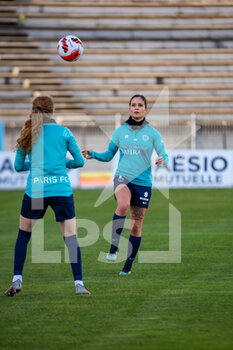 2022-02-05 - Tess Laplacette of Paris FC warms up ahead of the Women's French championship D1 Arkema football match between Paris FC and AS Saint-Etienne on February 5, 2022 at Robert Bobin stadium in Bondoufle, France - PARIS FC VS AS SAINT-ETIENNE - FRENCH WOMEN DIVISION 1 - SOCCER