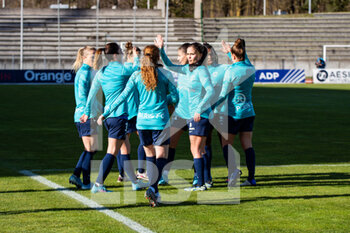 2022-02-05 - The players of Paris FC ahead of the Women's French championship D1 Arkema football match between Paris FC and AS Saint-Etienne on February 5, 2022 at Robert Bobin stadium in Bondoufle, France - PARIS FC VS AS SAINT-ETIENNE - FRENCH WOMEN DIVISION 1 - SOCCER