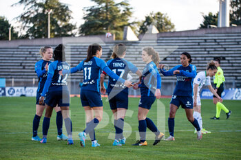 2022-02-05 - Gaetane Thiney of Paris FC celebrates after scoring with teammates during the Women's French championship D1 Arkema football match between Paris FC and AS Saint-Etienne on February 5, 2022 at Robert Bobin stadium in Bondoufle, France - PARIS FC VS AS SAINT-ETIENNE - FRENCH WOMEN DIVISION 1 - SOCCER