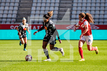 2022-02-27 - Catarina Macario of Olympique Lyonnais and Rachel Corboz of Stade de Reims fight for the ball during the Women's French championship, D1 Arkema football match between Stade de Reims and Olympique Lyonnais (Lyon) on February 27, 2022 at Auguste Delaune stadium in Reims, France - STADE DE REIMS VS OLYMPIQUE LYONNAIS (LYON) - FRENCH WOMEN DIVISION 1 - SOCCER