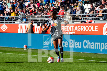 2022-02-27 - Melvine Malard of Olympique Lyonnais controls the ball during the Women's French championship, D1 Arkema football match between Stade de Reims and Olympique Lyonnais (Lyon) on February 27, 2022 at Auguste Delaune stadium in Reims, France - STADE DE REIMS VS OLYMPIQUE LYONNAIS (LYON) - FRENCH WOMEN DIVISION 1 - SOCCER