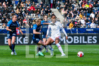 2022-04-03 - Julie Soyer of Paris FC and Marie Antoinette Katoto of Paris Saint Germain fight for the ball during the Women's French championship, D1 Arkema football match between Paris FC and Paris Saint-Germain on April 3, 2022 at Sebastien Charlety stadium in Paris, France - PARIS FC VS PARIS SAINT-GERMAIN - FRENCH WOMEN DIVISION 1 - SOCCER