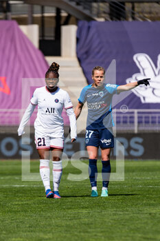 2022-04-03 - Sandy Baltimore of Paris Saint Germain and Julie Soyer of Paris FC during the Women's French championship, D1 Arkema football match between Paris FC and Paris Saint-Germain on April 3, 2022 at Sebastien Charlety stadium in Paris, France - PARIS FC VS PARIS SAINT-GERMAIN - FRENCH WOMEN DIVISION 1 - SOCCER