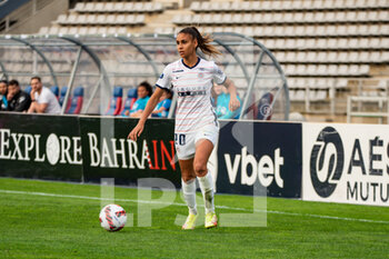 2022-04-15 - Maelle Lakrar of Montpellier Herault Sport Club controls the ball during the Women's French championship D1 Arkema football match between Paris FC and Montpellier HSC on April 15, 2022 at Charlety stadium in Paris, France - PARIS FC VS MONTPELLIER HSC - FRENCH WOMEN DIVISION 1 - SOCCER
