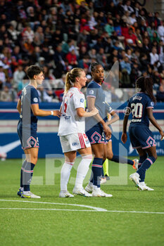 2022-05-29 - Amandine Henry of Olympique Lyonnais and Marie Antoinette Katoto of Paris Saint Germain during the Women's French championship, D1 Arkema football match between Paris Saint-Germain and Olympique Lyonnais (Lyon) on May 29, 2022 at Jean Bouin stadium in Paris, France - FOOTBALL - WOMEN'S FRENCH CHAMP - PARIS SG V OLYMPIQUE LYONNAIS - FRENCH WOMEN DIVISION 1 - SOCCER