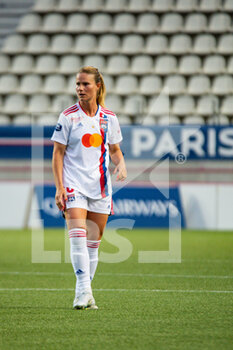 2022-05-29 - Amandine Henry of Olympique Lyonnais during the Women's French championship, D1 Arkema football match between Paris Saint-Germain and Olympique Lyonnais (Lyon) on May 29, 2022 at Jean Bouin stadium in Paris, France - FOOTBALL - WOMEN'S FRENCH CHAMP - PARIS SG V OLYMPIQUE LYONNAIS - FRENCH WOMEN DIVISION 1 - SOCCER