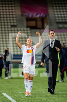 2022-05-29 - Eugenie Le Sommer of Olympique Lyonnais celebrates the victory after the Women's French championship, D1 Arkema football match between Paris Saint-Germain and Olympique Lyonnais (Lyon) on May 29, 2022 at Jean Bouin stadium in Paris, France - FOOTBALL - WOMEN'S FRENCH CHAMP - PARIS SG V OLYMPIQUE LYONNAIS - FRENCH WOMEN DIVISION 1 - SOCCER
