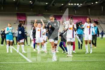 2022-05-29 - Selma Bacha of Olympique Lyonnais celebrates the victory with teammates after the Women's French championship, D1 Arkema football match between Paris Saint-Germain and Olympique Lyonnais (Lyon) on May 29, 2022 at Jean Bouin stadium in Paris, France - FOOTBALL - WOMEN'S FRENCH CHAMP - PARIS SG V OLYMPIQUE LYONNAIS - FRENCH WOMEN DIVISION 1 - SOCCER