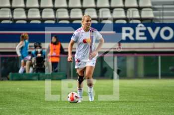 2022-05-29 - Lindsey Horan of Olympique Lyonnais controls the ball during the Women's French championship, D1 Arkema football match between Paris Saint-Germain and Olympique Lyonnais (Lyon) on May 29, 2022 at Jean Bouin stadium in Paris, France - FOOTBALL - WOMEN'S FRENCH CHAMP - PARIS SG V OLYMPIQUE LYONNAIS - FRENCH WOMEN DIVISION 1 - SOCCER