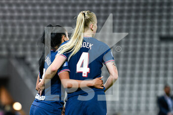 2022-05-29 - Sakina Karchaoui and Paulina Dudek of PSG cuddle each other during the Women's French championship, D1 Arkema football match between Paris Saint-Germain (PSG) and Olympique Lyonnais (Lyon, OL) on May 29, 2022 at Jean Bouin stadium in Paris, France - FOOTBALL - WOMEN'S FRENCH CHAMP - PARIS SG V OLYMPIQUE LYONNAIS - FRENCH WOMEN DIVISION 1 - SOCCER
