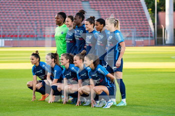 2022-06-01 - The players of Paris FC ahead of the Women's French championship D1 Arkema football match between Paris FC and Dijon FCO on June 1, 2022 at Dominique Duvauchelle stadium in Creteil, France - FOOTBALL - WOMEN'S FRENCH CHAMP - PARIS FC V DIJON - FRENCH WOMEN DIVISION 1 - SOCCER