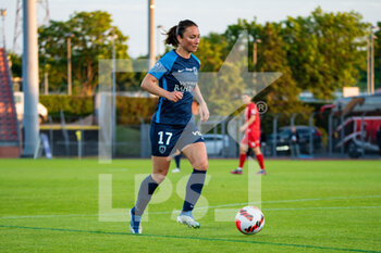 2022-06-01 - Gaetane Thiney of Paris FC controls the ball during the Women's French championship D1 Arkema football match between Paris FC and Dijon FCO on June 1, 2022 at Dominique Duvauchelle stadium in Creteil, France - FOOTBALL - WOMEN'S FRENCH CHAMP - PARIS FC V DIJON - FRENCH WOMEN DIVISION 1 - SOCCER