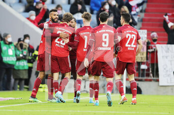 2022-02-20 - Eric Maxim Choupo-Moting of Bayern Munich celebrates his goal 4-1 with teammates during the German championship Bundesliga football match between Bayern Munich and Greuther Furth on February 20, 2022 at Allianz Arena in Munich, Germany - BAYERN MUNICH VS GREUTHER FURTH - GERMAN BUNDESLIGA - SOCCER