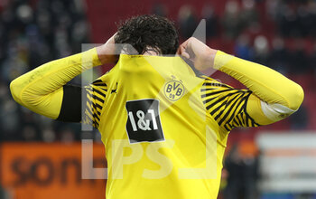 2022-02-27 - Mats Hummels of Borussia Dortmund reacts during the German championship Bundesliga football match between FC Augsburg and Borussia Dortmund on February 27, 2022 at WWK Arena in Augsburg, Germany - FC AUGSBURG VS BORUSSIA DORTMUND - GERMAN BUNDESLIGA - SOCCER
