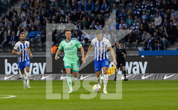 2022-10-23 - Bulter Marius(FC Schalke 04) and Kempf Marc Oliver(Hertha Berlin) - HERTHA BERLIN VS SCHALKE 04 - GERMAN BUNDESLIGA - SOCCER