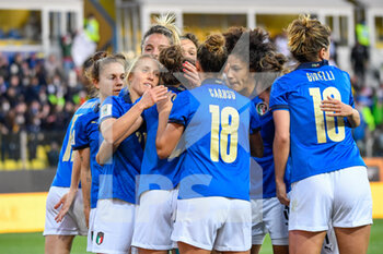 2022-04-08 - Valentina Bergamaschi (Italy) celebrates with teammates after scoring the 2-0 goal - QUALIFICAZIONI MONDIALI 2023 - ITALIA FEMMINILE VS LITUANIA - FIFA WORLD CUP - SOCCER