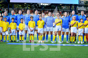 2022-09-06 - Italy players during the national anthem - WORLD CUP 2023 QUALIFIERS - ITALY WOMEN VS ROMANIA - FIFA WORLD CUP - SOCCER
