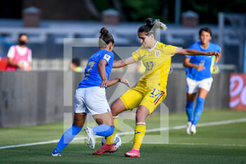 2022-09-06 - Italy's Lisa Boattin in action against Romania's Claudia-Andreea Bistrian - WORLD CUP 2023 QUALIFIERS - ITALY WOMEN VS ROMANIA - FIFA WORLD CUP - SOCCER
