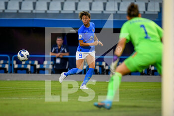 2022-09-06 - Italy's Valentina Giacinti in action - WORLD CUP 2023 QUALIFIERS - ITALY WOMEN VS ROMANIA - FIFA WORLD CUP - SOCCER