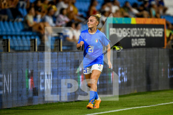 2022-09-06 - Substitution for Italy's Giada Greggi - WORLD CUP 2023 QUALIFIERS - ITALY WOMEN VS ROMANIA - FIFA WORLD CUP - SOCCER