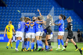 2022-09-06 - Italy players celebrate the victory - WORLD CUP 2023 QUALIFIERS - ITALY WOMEN VS ROMANIA - FIFA WORLD CUP - SOCCER