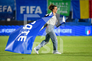 2022-09-06 - Italy's Barbara Bonansea wearing qualification banner - WORLD CUP 2023 QUALIFIERS - ITALY WOMEN VS ROMANIA - FIFA WORLD CUP - SOCCER