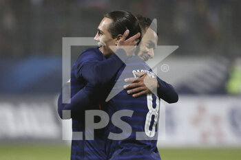 28/03/2022 - Maxence Caqueret of France celebrates his goal with teammate in Lyon Malo Gusto during the International Under 21 Friendly football match between France and Northern Ireland on March 28, 2022 at Stade de L'Epopée in Calais, France - INTERNATIONAL UNDER 21 FRIENDLY - FRANCE VS NORTHERN IRELAND - FIFA MONDIALI - CALCIO