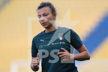 2022-04-07 - Arianna Caruso of ITALY WOMEN in action during the training session at Ennio Tardini on April 7, 2022 in Parma, Italy. - 2023 WOMEN'S WORLD CUP - PRESS CONFERENCE AND TRAINING PRIOR THE ITALY VS LITUANIA QUALIFICATION MATCH - FIFA WORLD CUP - SOCCER
