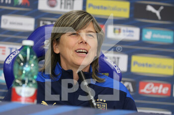 2022-04-07 - Milena Bertolini head coach of ITALY WOMEN during the Press Conference at Ennio Tardini on April 7, 2022 in Parma, Italy. - 2023 WOMEN'S WORLD CUP - PRESS CONFERENCE AND TRAINING PRIOR THE ITALY VS LITUANIA QUALIFICATION MATCH - FIFA WORLD CUP - SOCCER