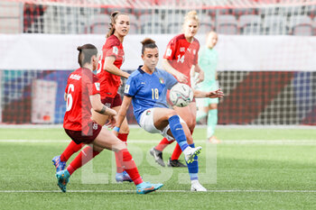 2022-04-12 - 12.04.2022, Thun, Stockhorn Arena, FIFA Women's World Cup 2023 Qualifiers: Switzerland - Italy, Arianna Caruso (Italy) against Geraldine Reuteler (Switzerland) - FIFA WOMEN'S WORLD CUP 2023 QUALIFIERS: SWITZERLAND - ITALY - FIFA WORLD CUP - SOCCER