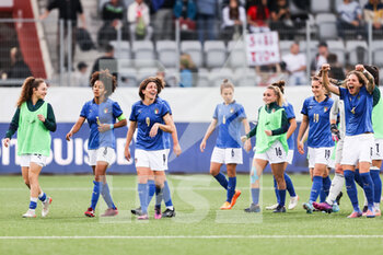 2022-04-12 - 12.04.2022, Thun, Stockhorn Arena, FIFA Women's World Cup 2023 Qualifiers: Switzerland - Italy,12.04.2022, Thun, Stockhorn Arena, FIFA Women's World Cup 2023 Qualifiers: Switzerland - Italy, team italy after the win over Switzerland - FIFA WOMEN'S WORLD CUP 2023 QUALIFIERS: SWITZERLAND - ITALY - FIFA WORLD CUP - SOCCER
