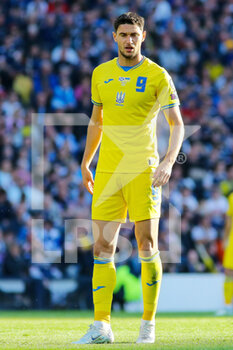 2022-06-01 - Roman Yaremchuk of Ukraine during the FIFA World Cup 2022, Qualifiers Play-off football match between Scotland and Ukraine on June 1, 2022 at Hampden Park in Glasgow, Scotland - FOOTBALL - WORLD CUP 2022 - QUALIFIERS - PLAY OFF - SCOTLAND V UKRAINE - FIFA WORLD CUP - SOCCER