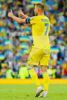 2022-06-01 - Andriy Yarmolenko of Ukraine celebrates after his goal 0-1 during the FIFA World Cup 2022, Qualifiers Play-off football match between Scotland and Ukraine on June 1, 2022 at Hampden Park in Glasgow, Scotland - FOOTBALL - WORLD CUP 2022 - QUALIFIERS - PLAY OFF - SCOTLAND V UKRAINE - FIFA WORLD CUP - SOCCER
