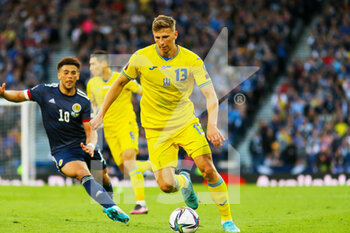 2022-06-01 - Illya Zabarnyi of Ukraine during the FIFA World Cup 2022, Qualifiers Play-off football match between Scotland and Ukraine on June 1, 2022 at Hampden Park in Glasgow, Scotland - FOOTBALL - WORLD CUP 2022 - QUALIFIERS - PLAY OFF - SCOTLAND V UKRAINE - FIFA WORLD CUP - SOCCER