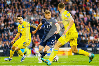 2022-06-01 - Stuart Armstrong of Scotland during the FIFA World Cup 2022, Qualifiers Play-off football match between Scotland and Ukraine on June 1, 2022 at Hampden Park in Glasgow, Scotland - FOOTBALL - WORLD CUP 2022 - QUALIFIERS - PLAY OFF - SCOTLAND V UKRAINE - FIFA WORLD CUP - SOCCER