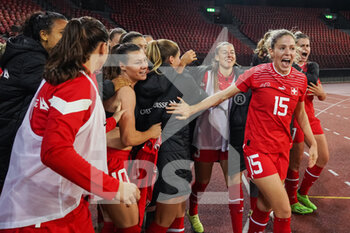 2022-10-11 - 11.10.2022, Zurich, Letzigrund, FIFA World Cup Playoffs: Switzerland - Wales, #10 Ramona Bachmann (Switzerland) and team celebrate - 2022 FIFA WOMEN'S WORLD CUP PLAYOFFS: SWITZERLAND - WALES - FIFA WORLD CUP - SOCCER