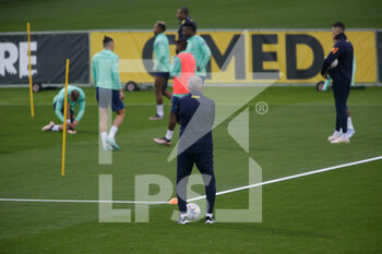 2022-11-14 - Tite, Head coach of Brazil observing during the first day of trying of the Brazil National football team before the final stage of the Qatar 2022 World Cup,  at the Juventus Training Center in Turin, Italy  Photo Nderim Kaceli - TRAINING OF BRASIL TEAM - FIFA WORLD CUP - SOCCER