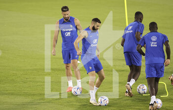 2022-11-19 - Karim Benzema, Olivier Giroud (left) of France during Team France practice ahead of the FIFA World Cup 2022 on November 19, 2022 in Doha, Qatar - FOOTBALL - WORLD CUP 2022 - PREVIEWS - 19/11 - FIFA WORLD CUP - SOCCER