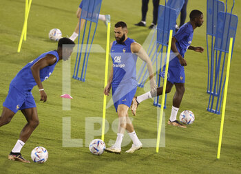 2022-11-19 - Karim Benzema, Ousmane Dembele of France during Team France practice ahead of the FIFA World Cup 2022 on November 19, 2022 in Doha, Qatar - FOOTBALL - WORLD CUP 2022 - PREVIEWS - 19/11 - FIFA WORLD CUP - SOCCER