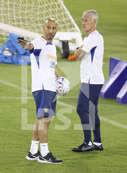 2022-11-19 - Bachir Nehar, coach of France Didier Deschamps during Team France practice ahead of the FIFA World Cup 2022 on November 19, 2022 in Doha, Qatar - FOOTBALL - WORLD CUP 2022 - PREVIEWS - 19/11 - FIFA WORLD CUP - SOCCER