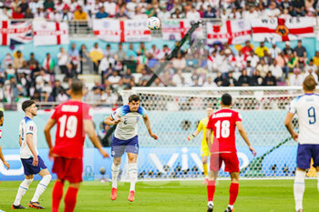 21/11/2022 - Harry Maguire (6) of England during the FIFA World Cup 2022, Group B football match between England and Iran on November 21, 2022 at Khalifa International Stadium in Doha, Qatar - FOOTBALL - WORLD CUP 2022 - ENGLAND V IRAN - FIFA MONDIALI - CALCIO