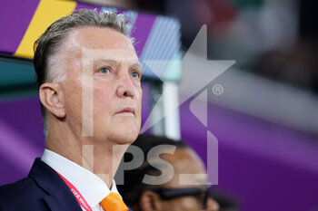 2022-11-21 - Head coach Louis van Gaal of Netherlands during the FIFA World Cup 2022, Group A football match between Senegal and Netherlands on November 21, 2022 at Al Thumama Stadium in Doha, Qatar - FOOTBALL - WORLD CUP 2022 - SENEGAL V NETHERLANDS - FIFA WORLD CUP - SOCCER