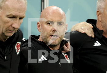 21/11/2022 - Coach of Wales Rob Page during the FIFA World Cup 2022, Group B football match between United States and Wales on November 21, 2022 at Ahmad Bin Ali Stadium in Ar-Rayyan, Qatar - FOOTBALL - WORLD CUP 2022 - UNITED STATES V WALES - FIFA MONDIALI - CALCIO