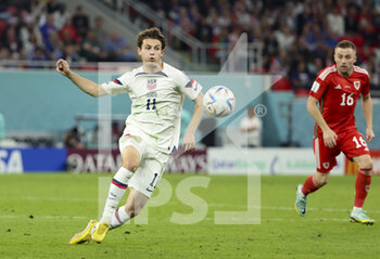 21/11/2022 - Brenden Aaronson of USA during the FIFA World Cup 2022, Group B football match between United States and Wales on November 21, 2022 at Ahmad Bin Ali Stadium in Ar-Rayyan, Qatar - FOOTBALL - WORLD CUP 2022 - UNITED STATES V WALES - FIFA MONDIALI - CALCIO