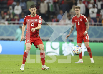21/11/2022 - Ben Davies of Wales during the FIFA World Cup 2022, Group B football match between United States and Wales on November 21, 2022 at Ahmad Bin Ali Stadium in Ar-Rayyan, Qatar - FOOTBALL - WORLD CUP 2022 - UNITED STATES V WALES - FIFA MONDIALI - CALCIO